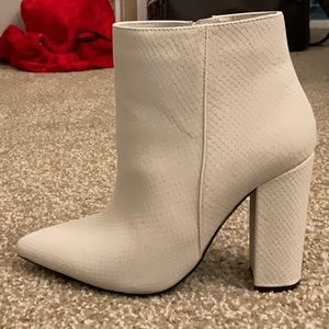 White snake print boots, shoe dazzle
